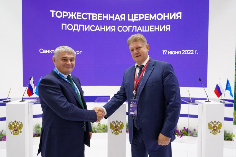 Анатолий Серышев и Павел Акилин на ПМЭФ обсудили развитие электроэнергетики в Сибири