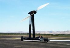 Ветромобиль Blackbird способен двигаться против ветра