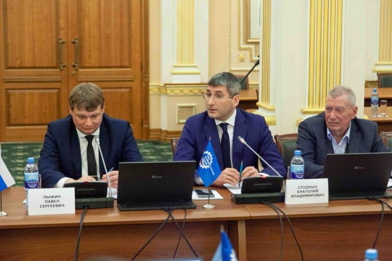 Сотрудники «Швабе» научили молодых уральских машиностроителей создавать аппараты ЭКГ