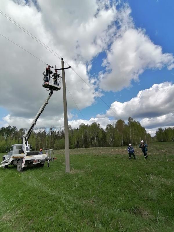 Энергетики в сжатые сроки восстановили нарушенное непогодой электроснабжение жителей Брянской области