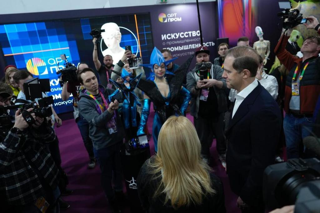 Министр промышленности и торговли Денис Мантуров посетил стенд МХПИ на Всемирном фестивале молодежи и студентов в Сочи