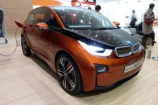 BMW успокоил покупателей электромобилей, переживающих за малый запас хода