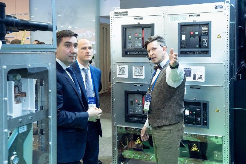 «Систэм Электрик» представила локализованное оборудование на выставке «ЭЭПиР», посвященной работе электросетевого комплекса