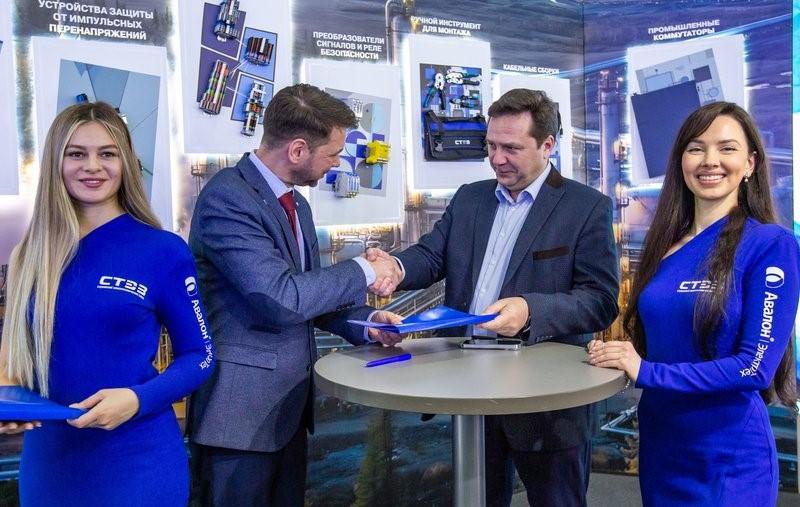 «АвалонЭлектроТех» и «Ниеншанц-Автоматика» заключили стратегический дистрибьюторский договор на выставке «Нефтегаз-2026»