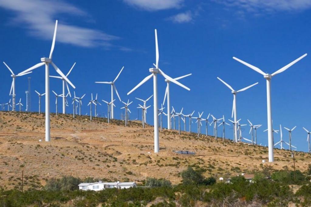 Исследование: крупные ветроэлектрические станции могут нагревать почву, что влияет на климат