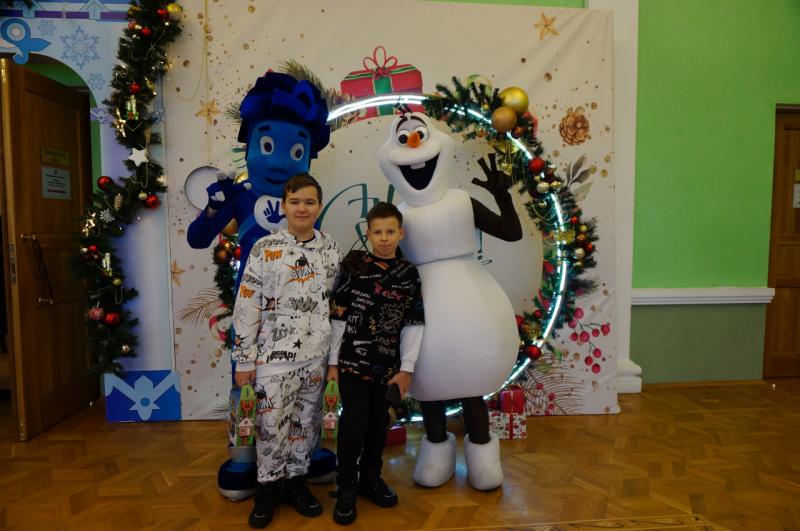 Дети сотрудников «Курскэнерго» побывали на новогоднем празднике