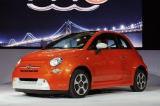 Продажи электрического Fiat 500e начнутся в 2013 году