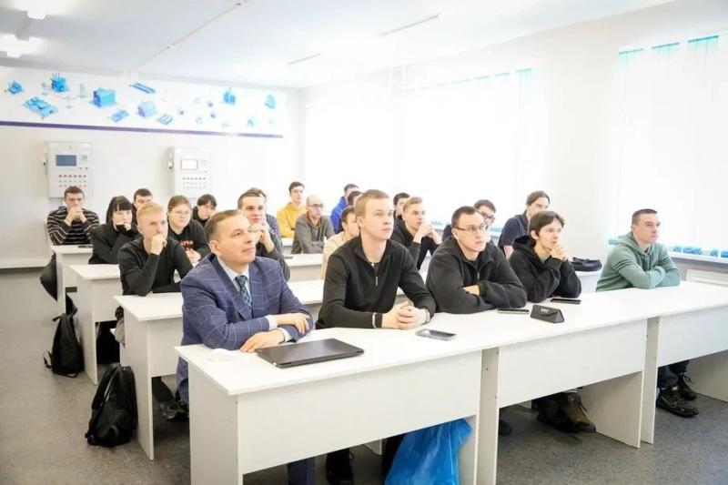 Мастер-класс от «Электрорешения» в УдГАУ: будущие энергетики осваивают передовые технологии в рамках программы «Я — технарь»