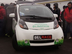 Электромобиль «АльтЭнерго» стал самым экологичным на параде автоклубов