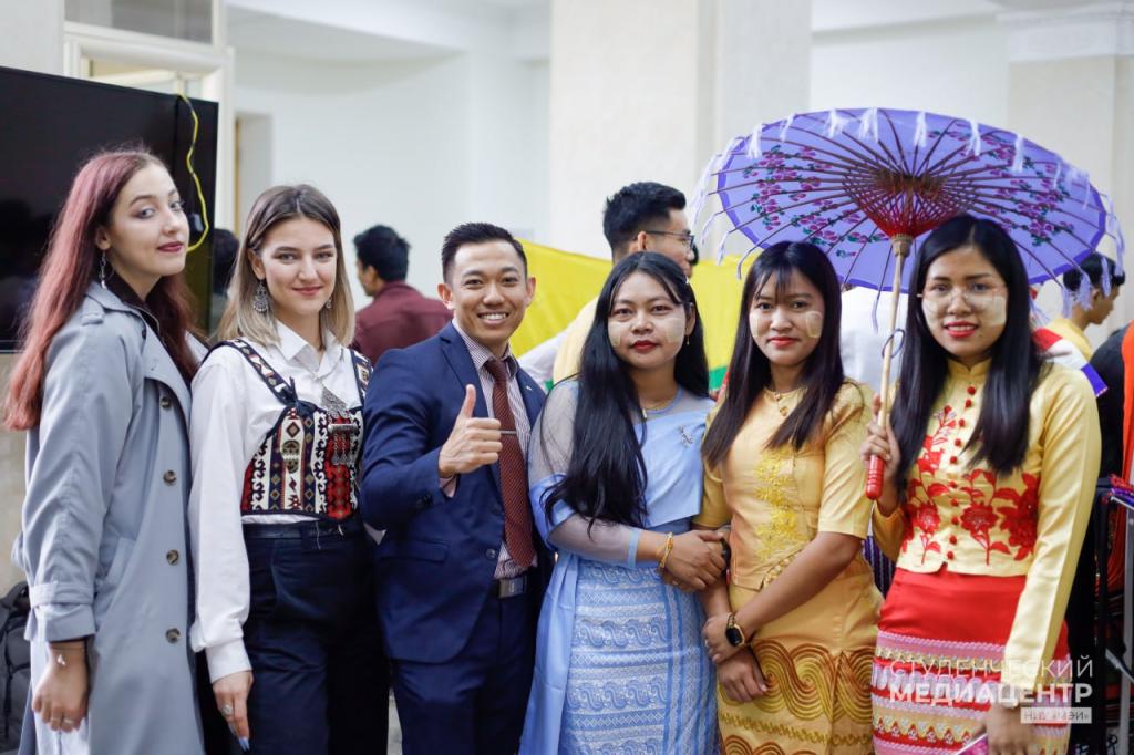 20 стран рассказали о своей культуре на «Выставке культур 2024» в МЭИ