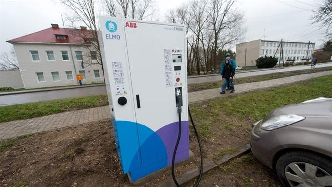 Эстония первой в мире покрыла страну сетью заправок для электромобилей