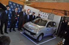 В Испании представили быструю беспроводную зарядку для электромобилей