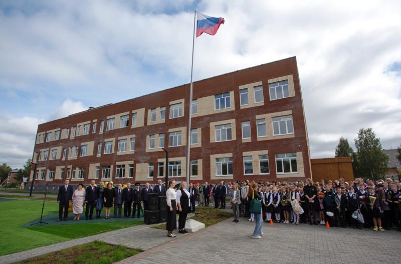 Директор филиала Удмуртэнерго принял участие в открытии новой школы в Воткинске