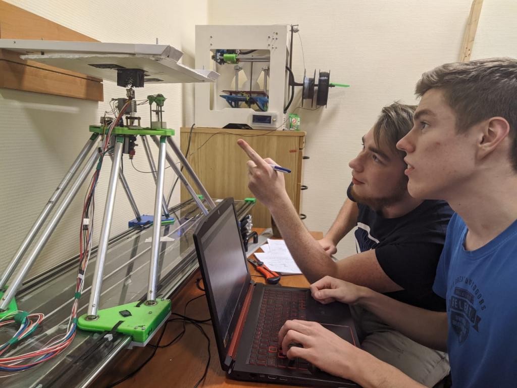 НИУ «МЭИ» напечатает самолеты: команда молодых ученых НИУ «МЭИ» разрабатывает инновационный 3D–принтер