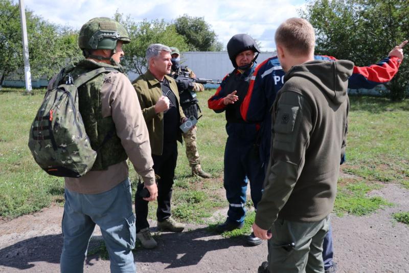 В «серой зоне» энергетики восстановили электроснабжение населенных пунктов Курской области, нарушенное огневым воздействием со стороны ВСУ