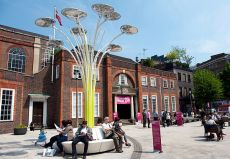 Solar Tree на площади Святого Иоанна в Лондоне