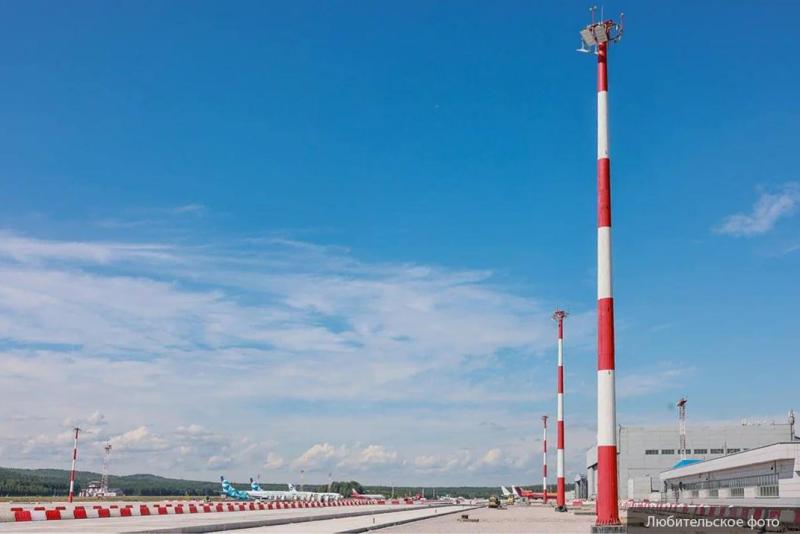 Мачты и прожекторы МСК «БЛ ГРУПП» для аэропорта в Красноярске