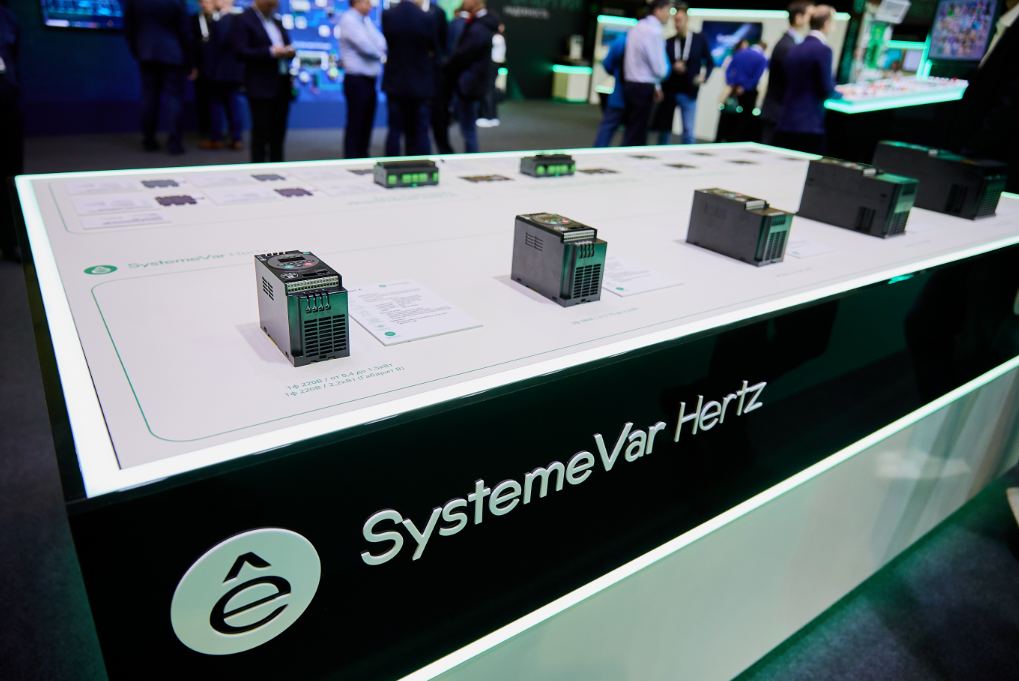 «Систэм Электрик» представила новый преобразователь частоты SystemeVar Hertz, разработанный под требования рынка РФ
